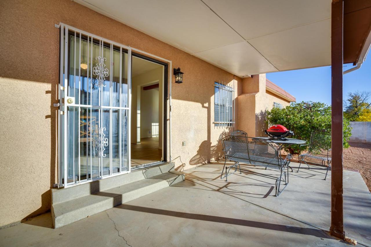 Abode With Large Yard 10 Mi To Downtown Holiday home *