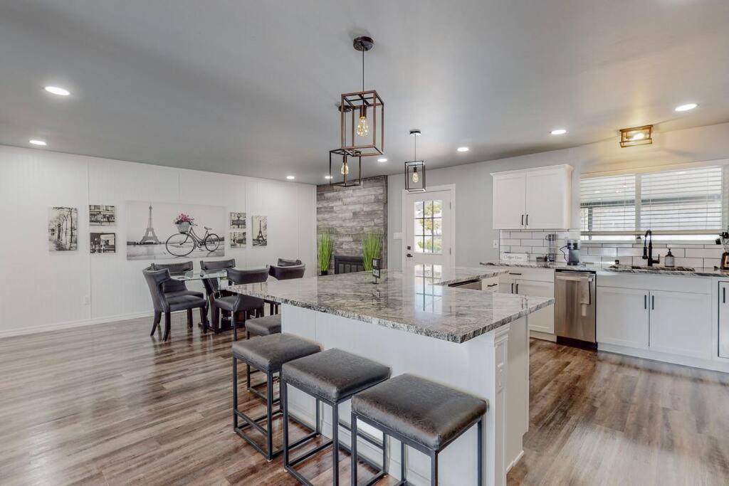 Louisiana Absolutely Beautiful Ne With Pool Holiday home Albuquerque