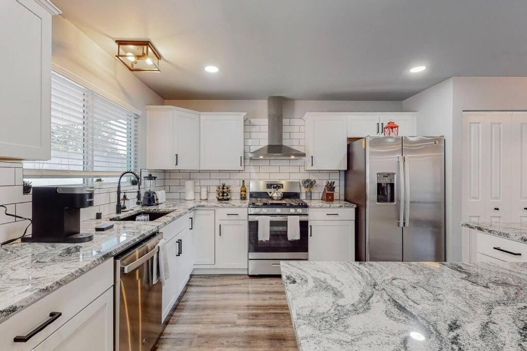 Louisiana Absolutely Beautiful Ne With Pool Holiday home Albuquerque