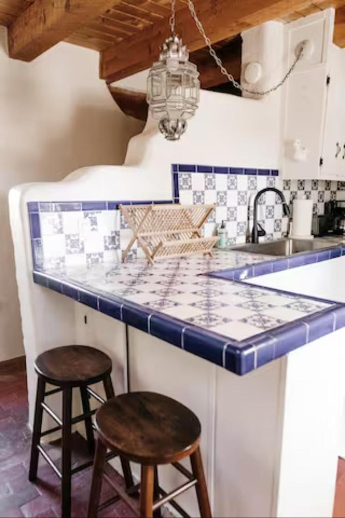Group Getaway: Serene Adobe Retreat 4-11 Guests Holiday home
