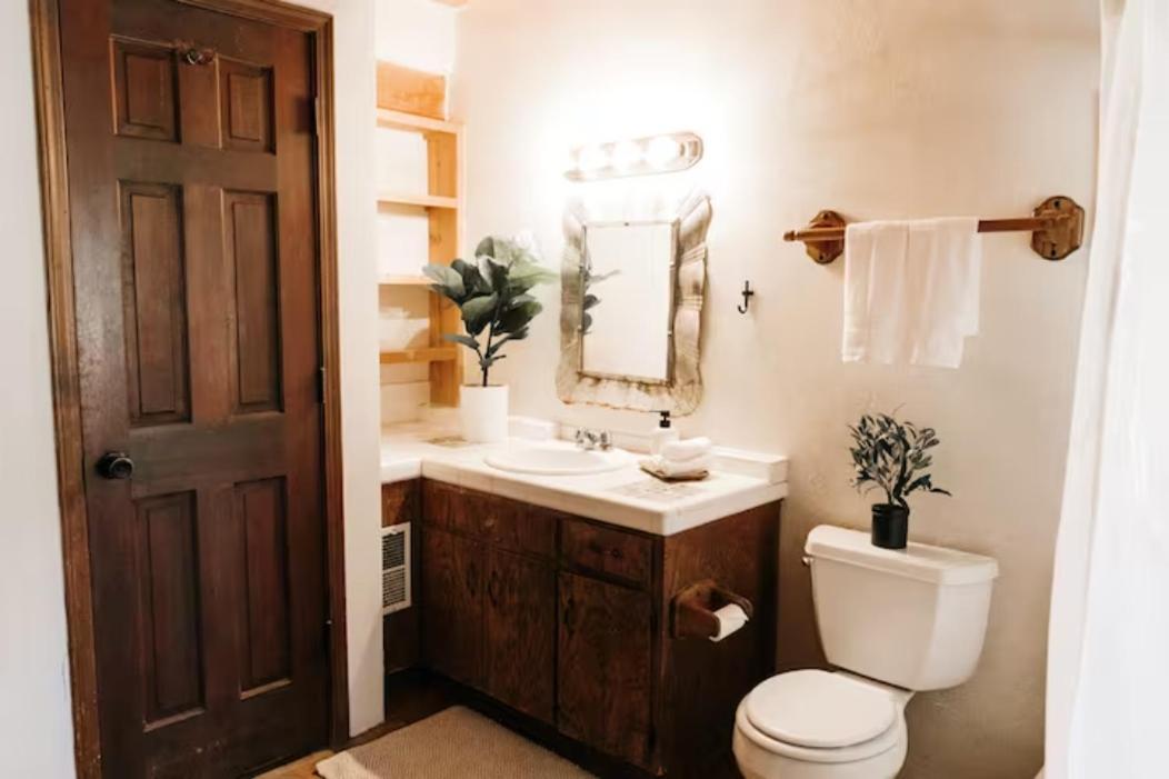 Group Getaway: Serene Adobe Retreat 4-11 Guests *