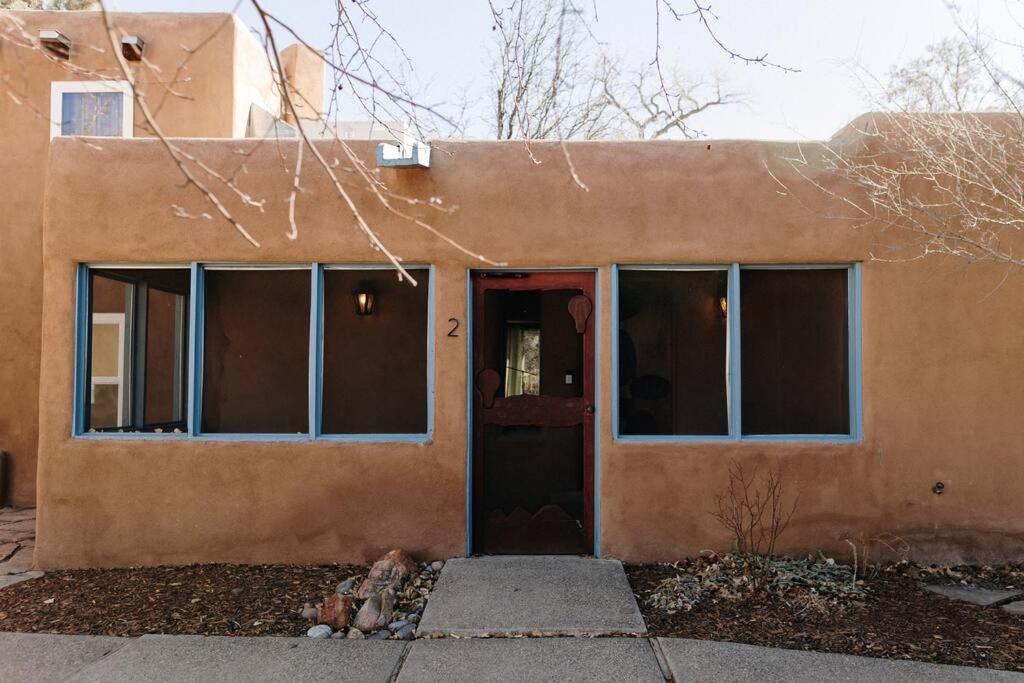 Group Getaway: Serene Adobe Retreat 4-11 Guests Holiday home *
