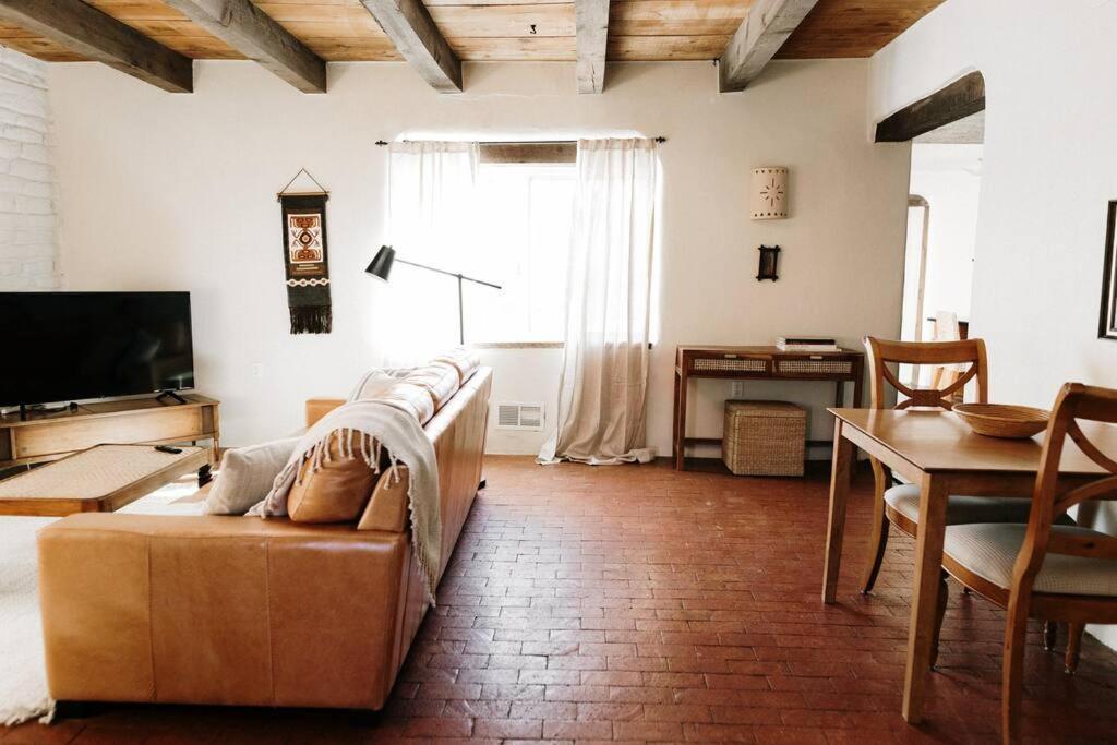 Group Getaway: Serene Adobe Retreat 4-11 Guests Albuquerque