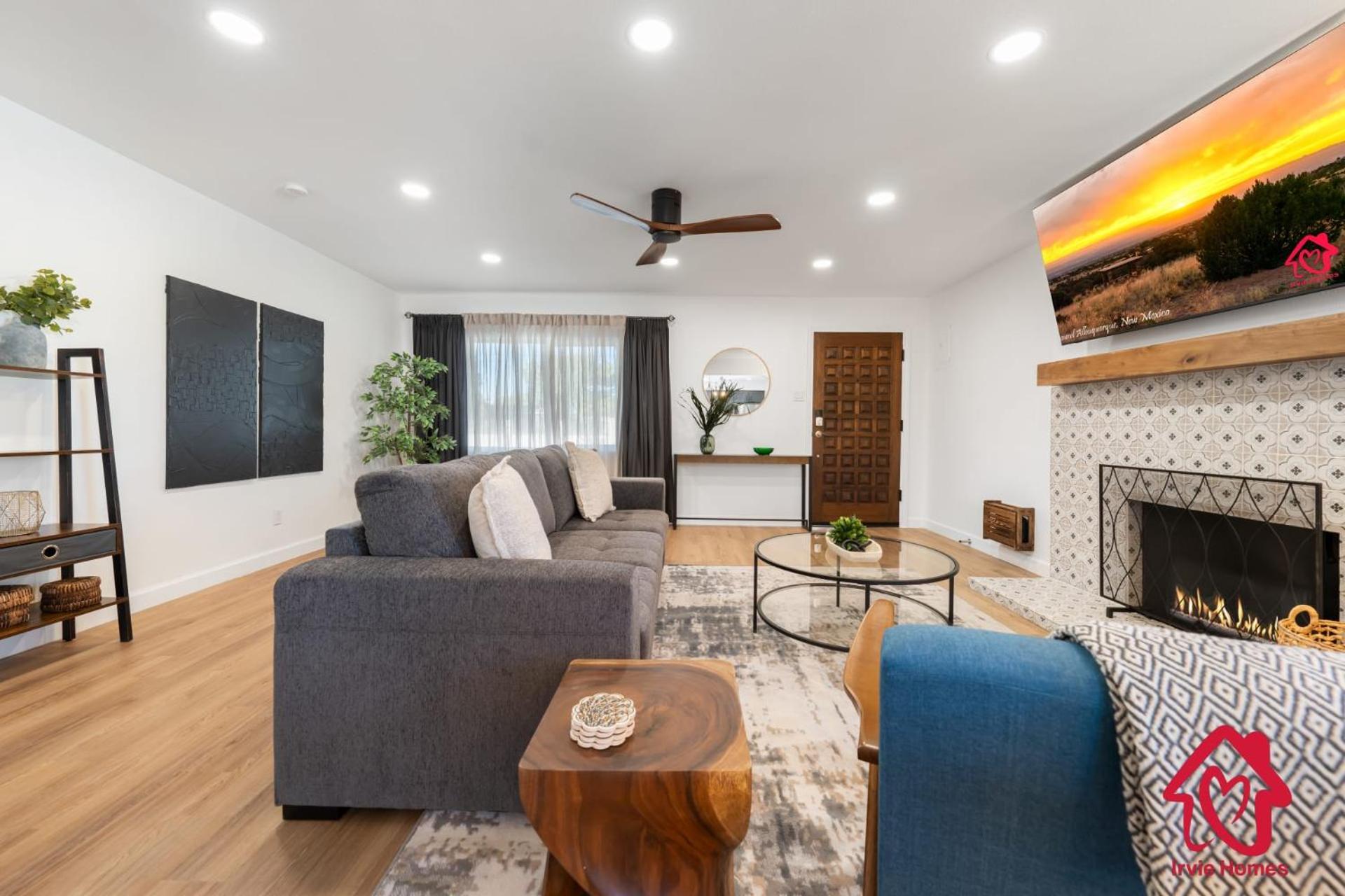 Valleyvibe: Modern Comfort In North Valley - An Irvie *