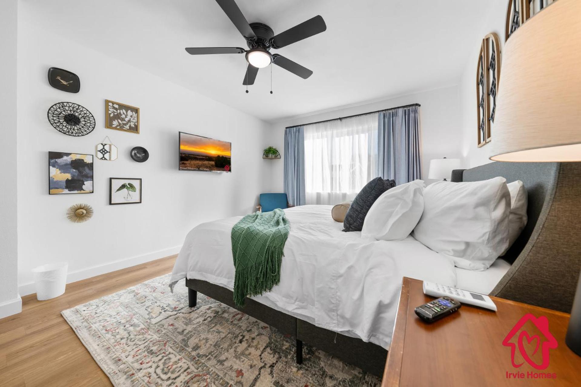 Valleyvibe: Modern Comfort In North Valley - An Irvie
