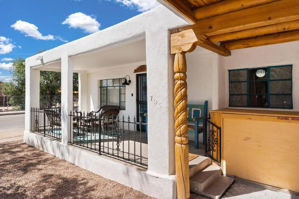 Adobe Dream House! Solar Powered! *