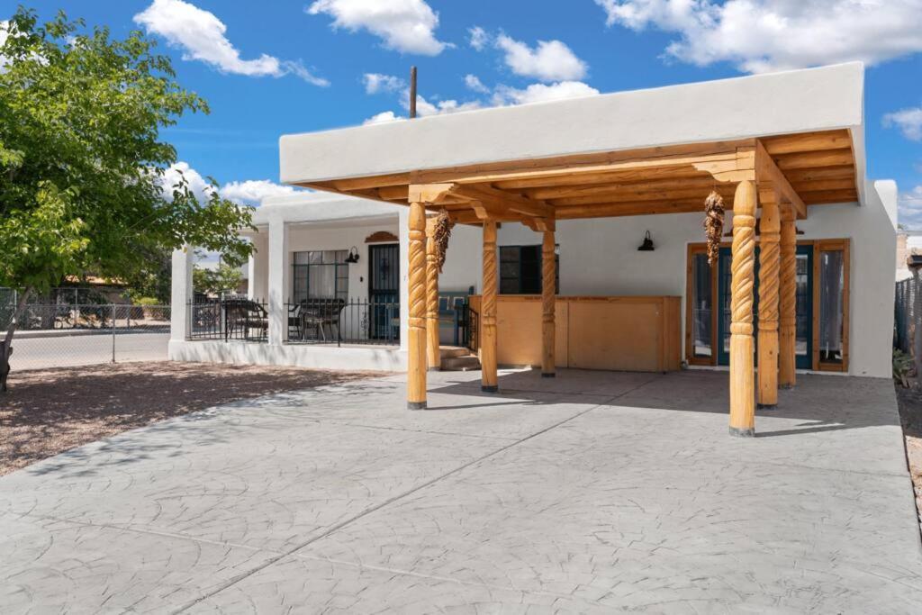 Adobe Dream House! Solar Powered! Holiday home *