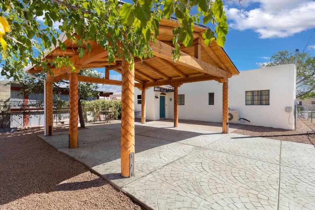 Adobe Dream House! Solar Powered! Holiday home