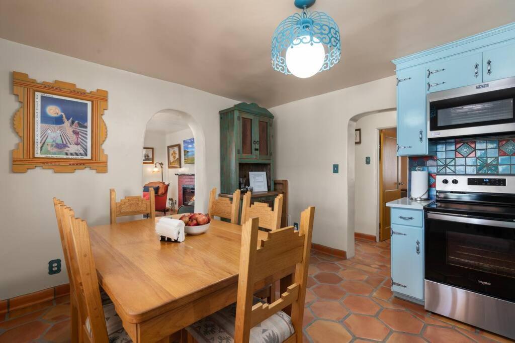Holiday home Adobe Dream House! Solar Powered! Albuquerque
