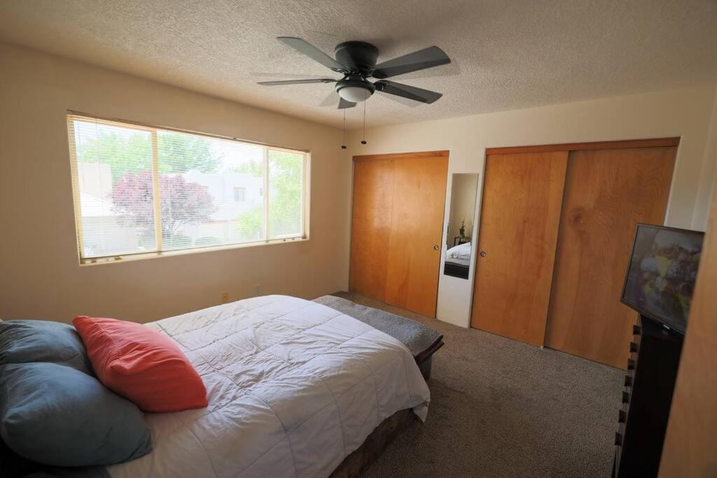 Near Balloon Fiesta Park! Holiday home Albuquerque