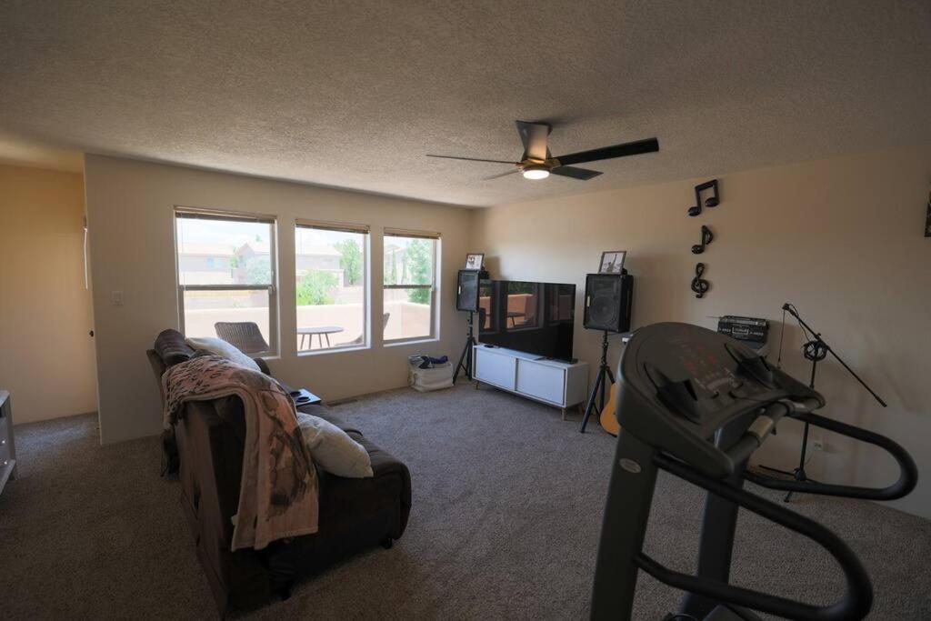 Holiday home Near Balloon Fiesta Park!