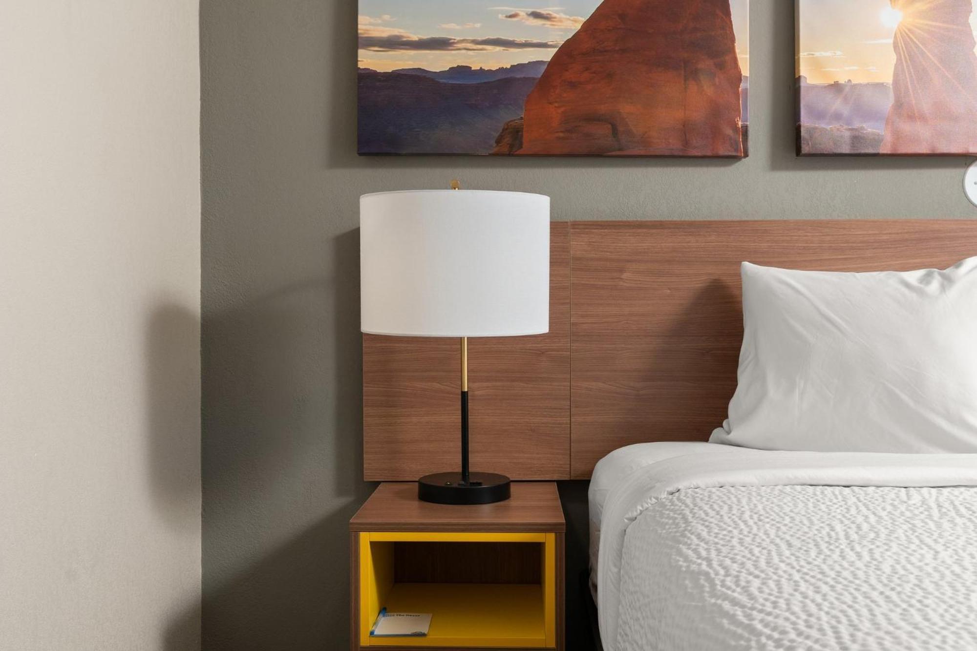 Days-inn By Wyndham I-25 Hotel *