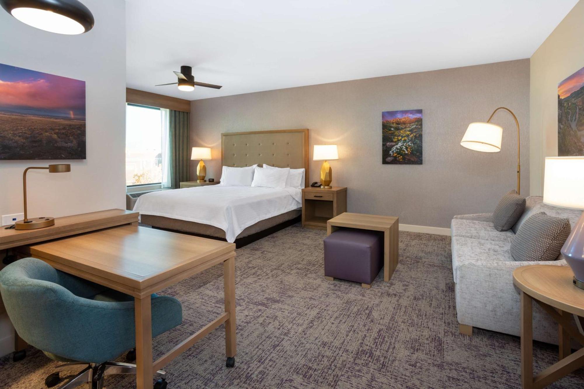 Hotel Homewood By Hilton Downtown