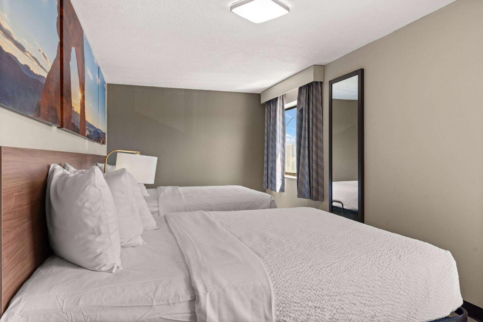 Days-inn By Wyndham I-25 *
