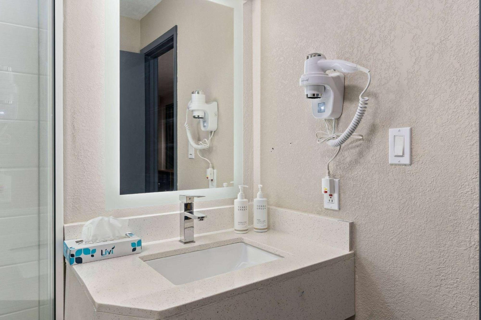 Days-inn By Wyndham I-25 * Albuquerque