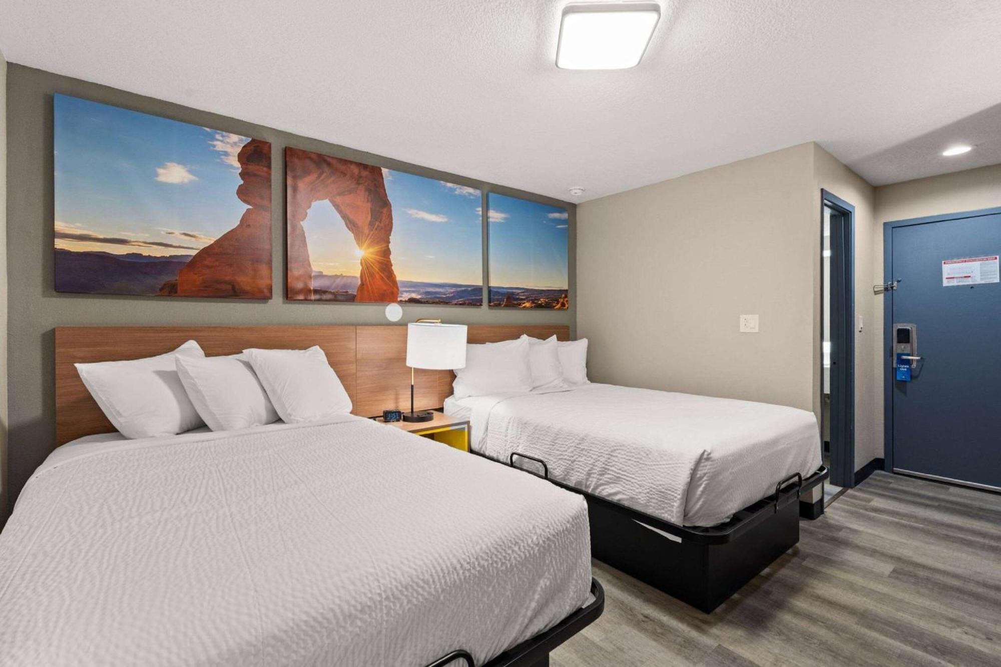 Days-inn By Wyndham I-25 Hotel