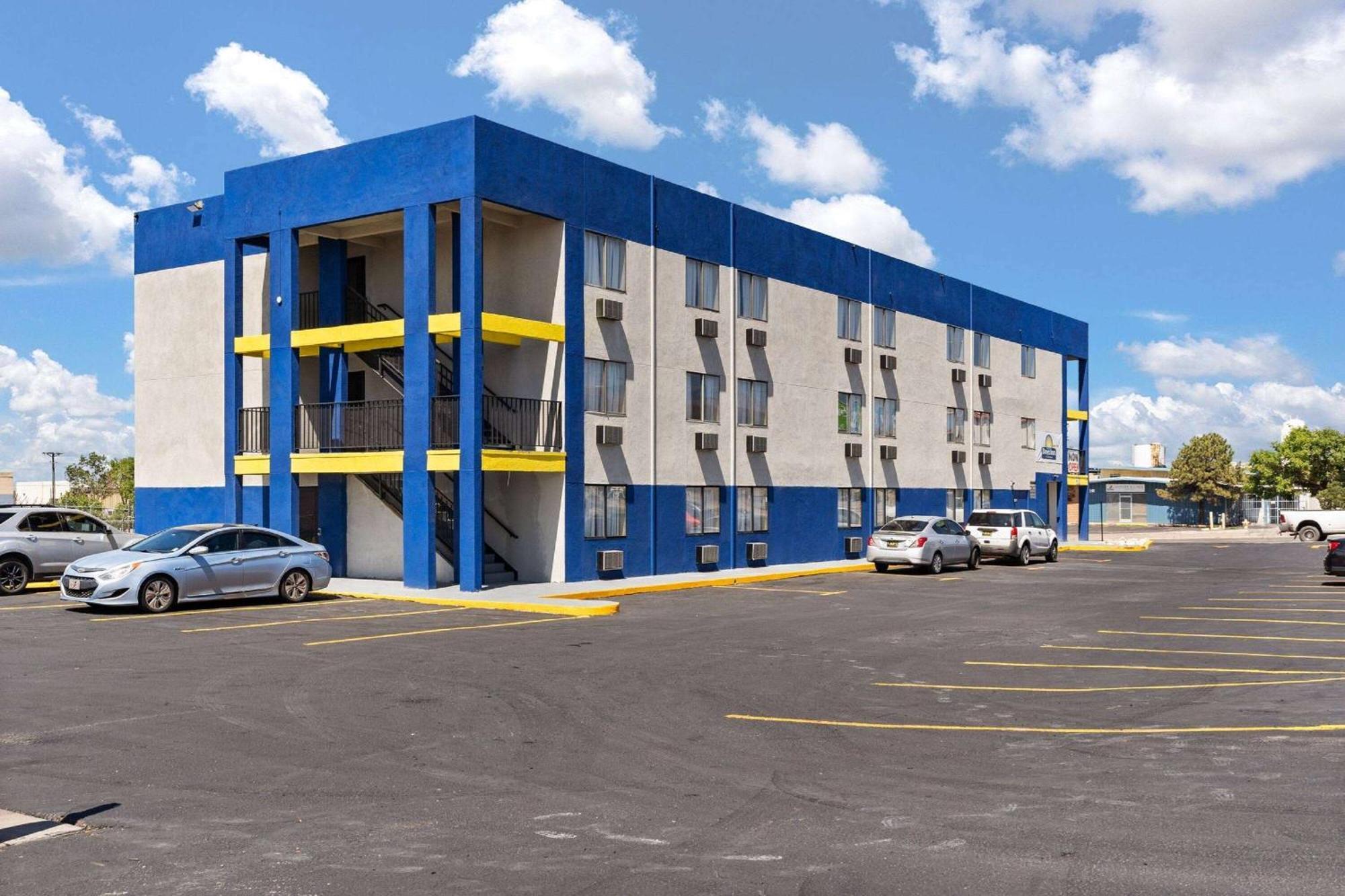 Days-inn By Wyndham I-25 * Albuquerque