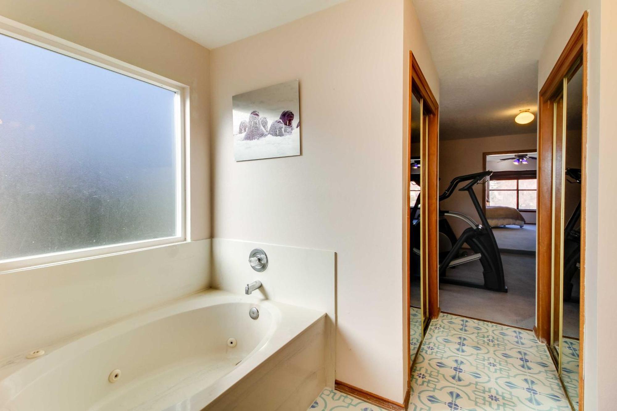 With Spacious Yard And Fire Pit! * Albuquerque