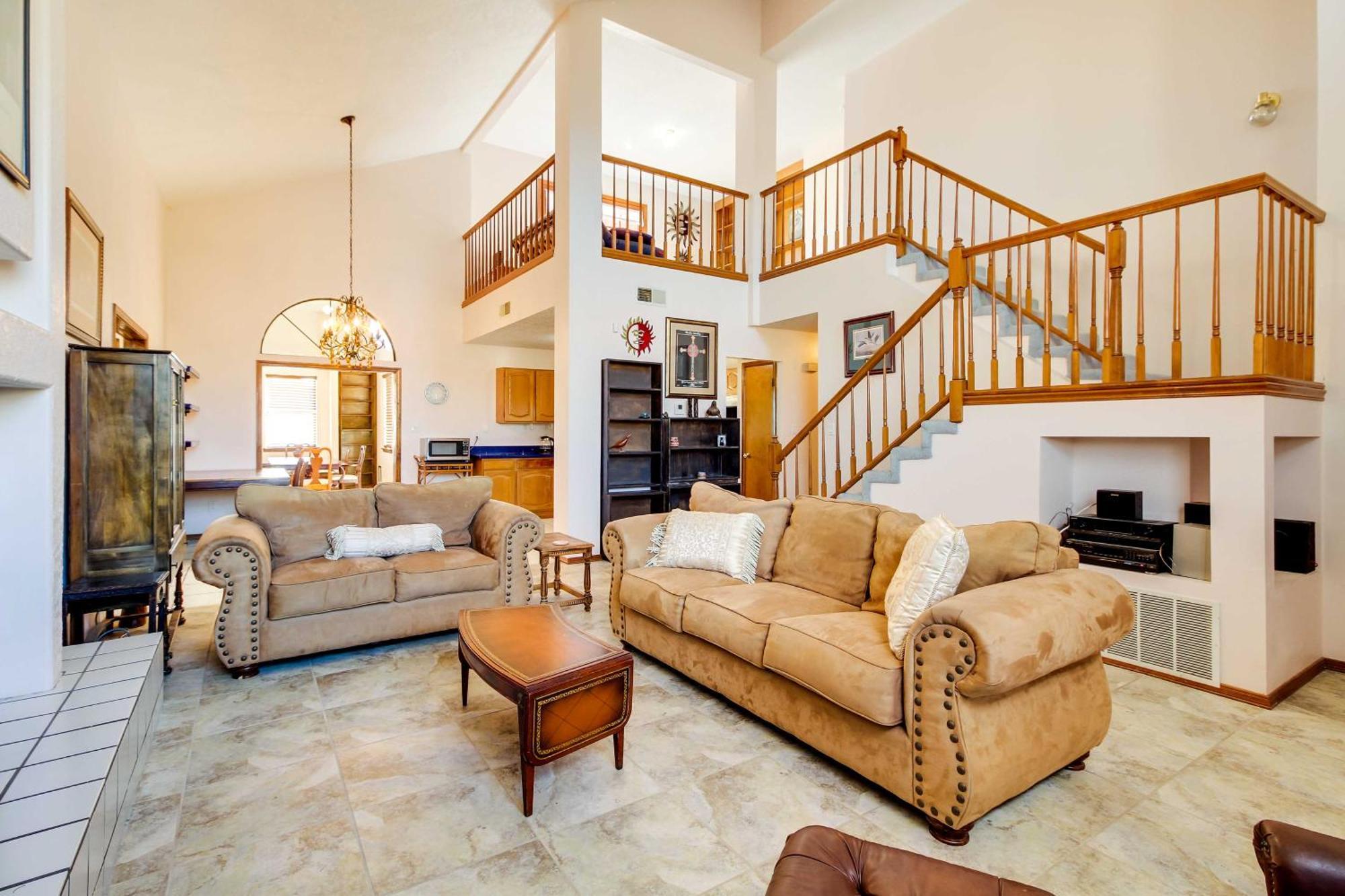 With Spacious Yard And Fire Pit! Holiday home Albuquerque