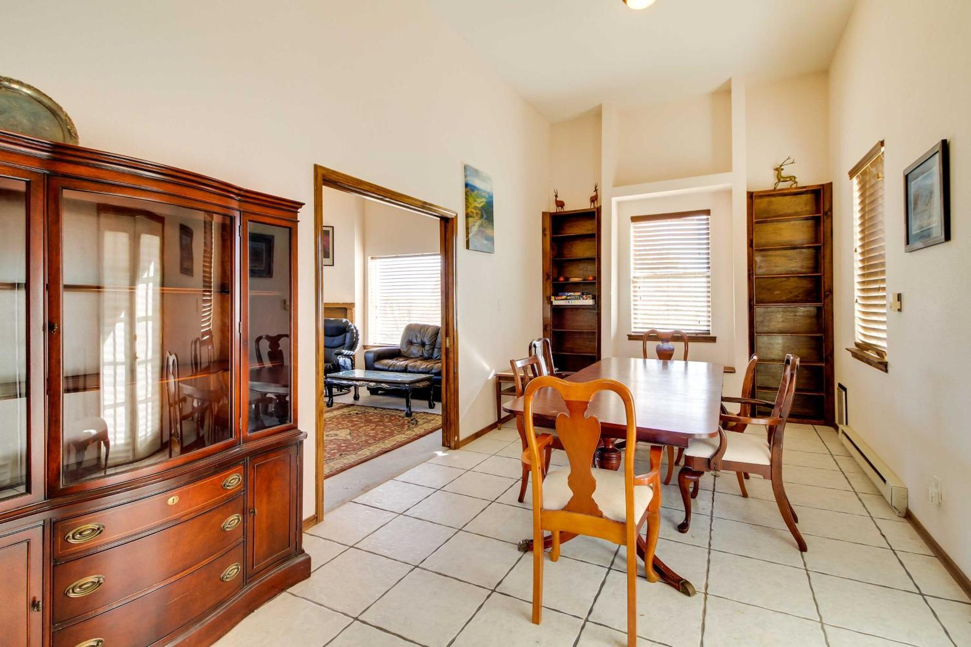 With Spacious Yard And Fire Pit! Holiday home