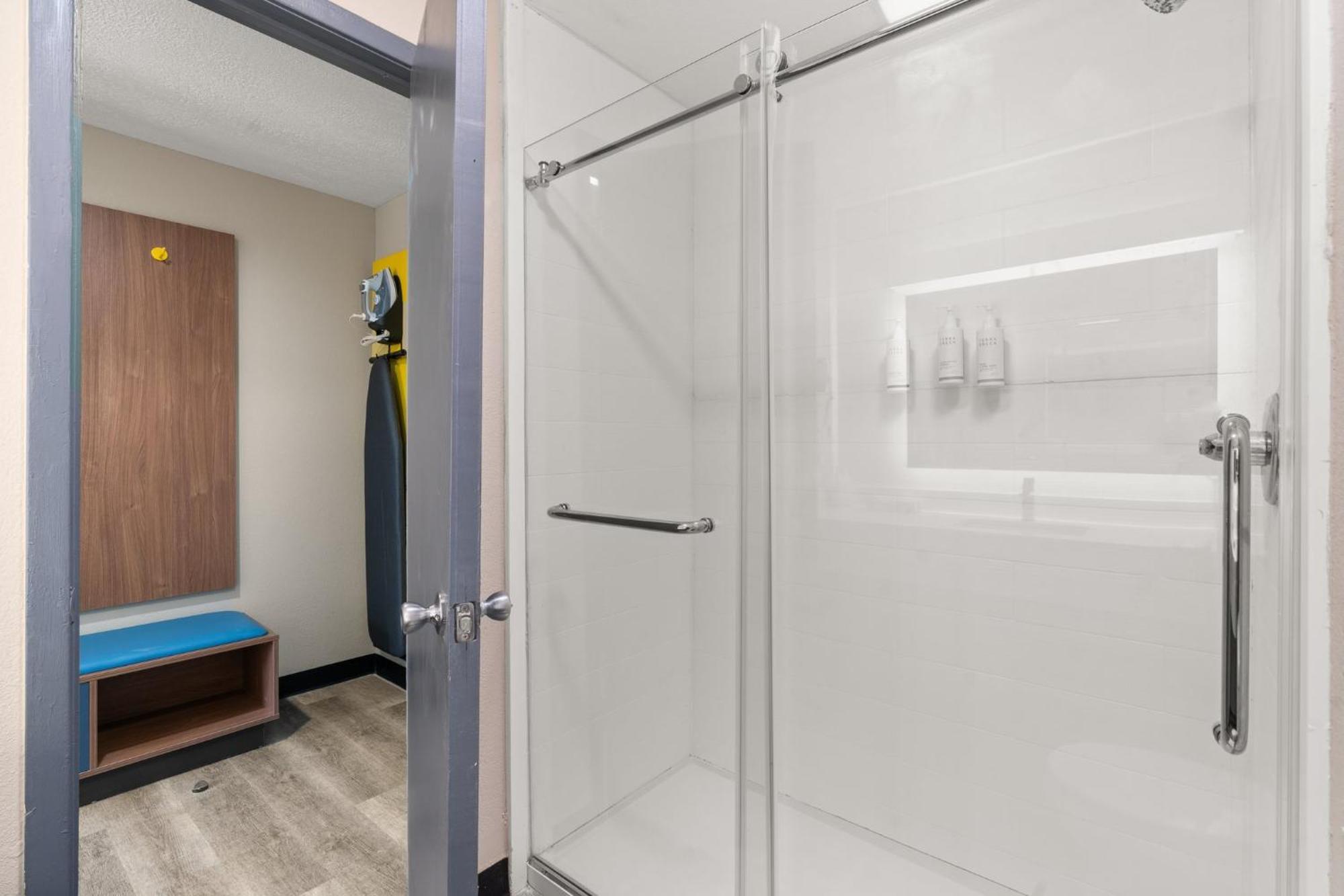 Days-inn By Wyndham I-25 Hotel *