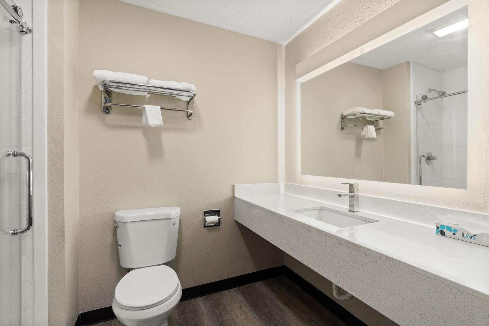 Days-inn By Wyndham I-25 Hotel *