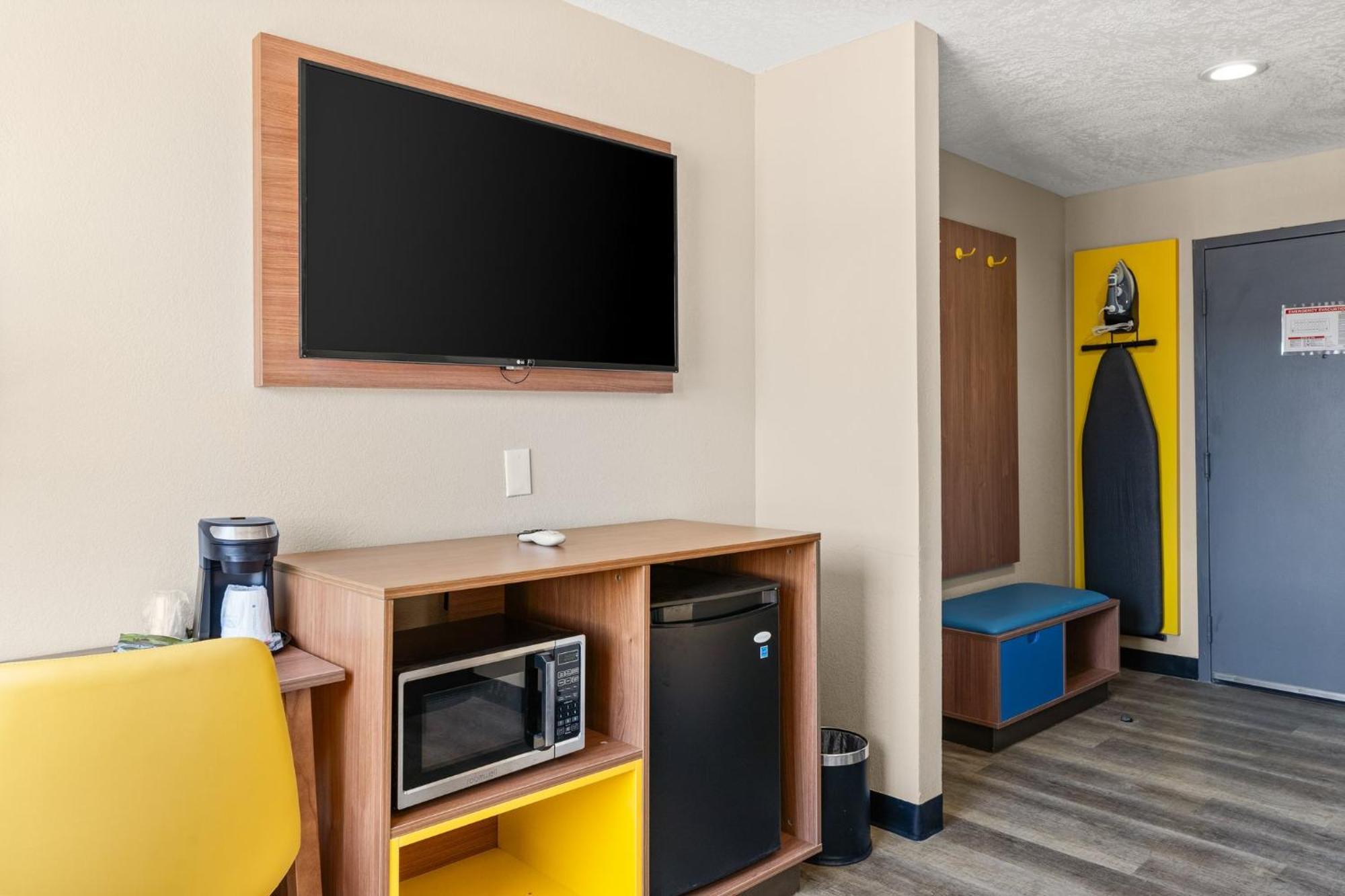 Days-inn By Wyndham I-25