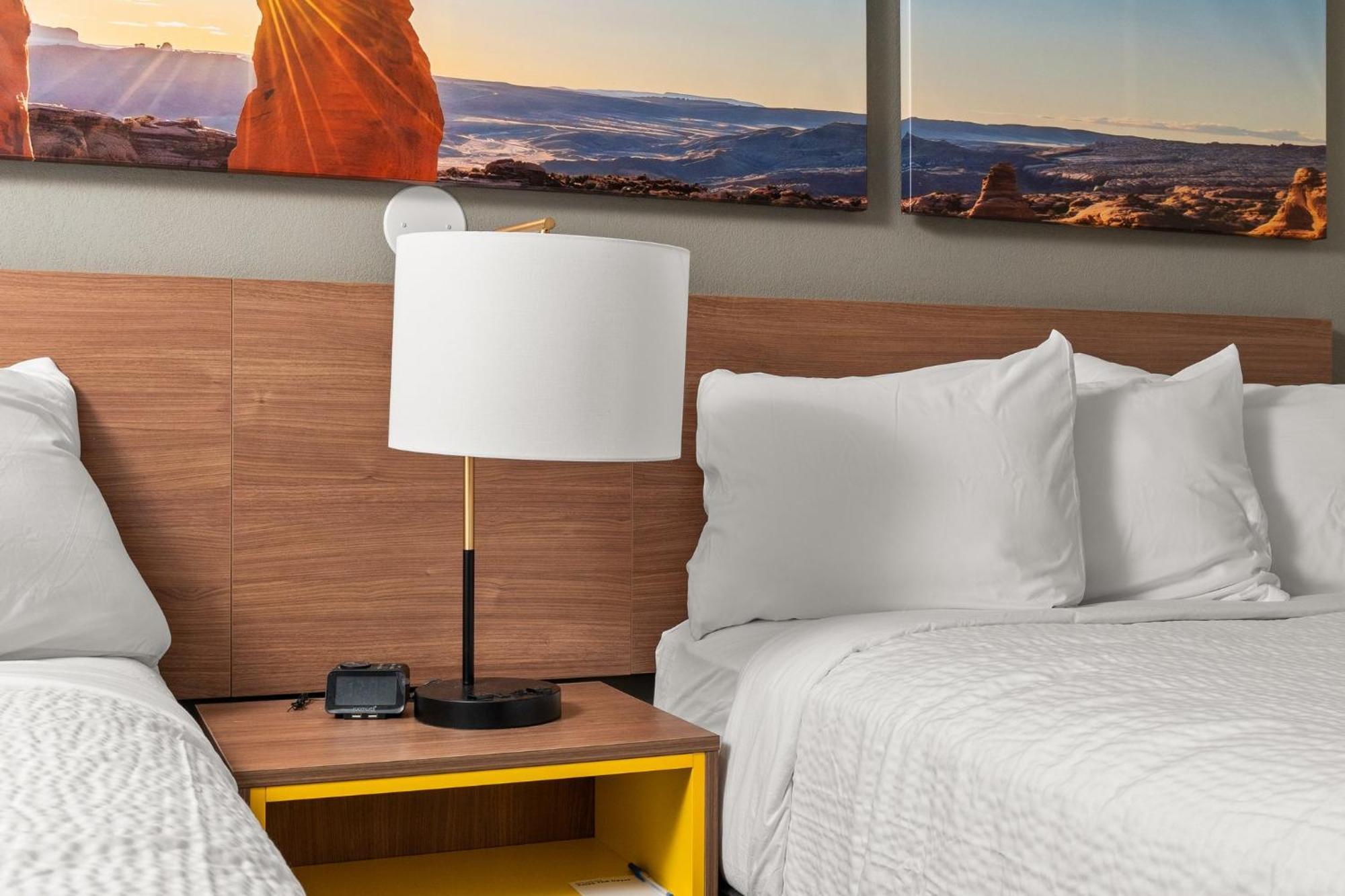 Days-inn By Wyndham I-25 Hotel