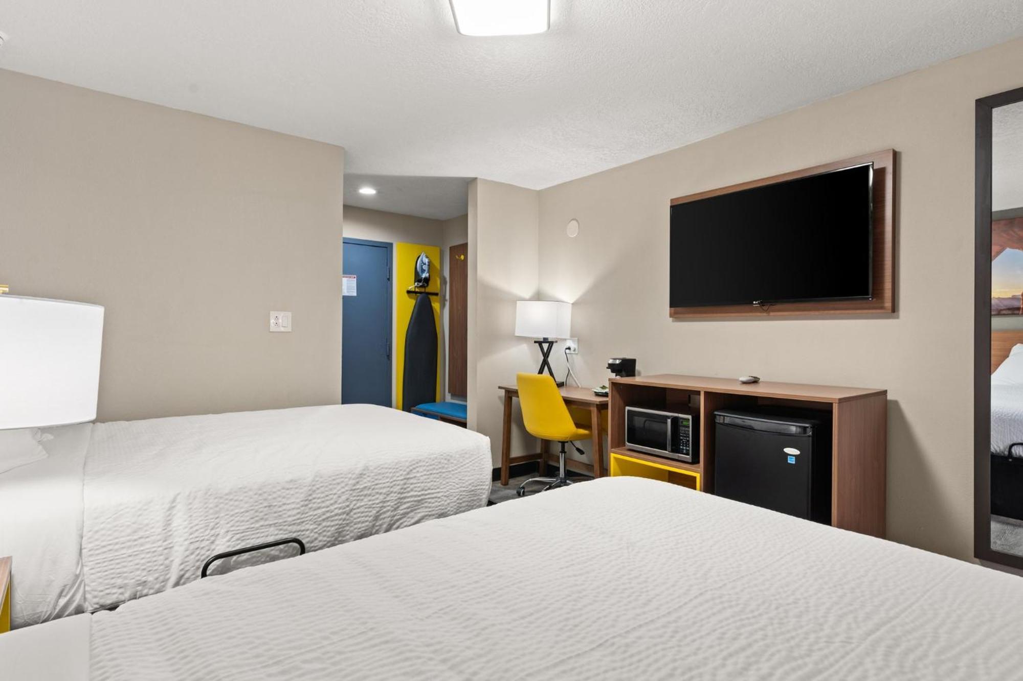 Days-inn By Wyndham I-25 Hotel