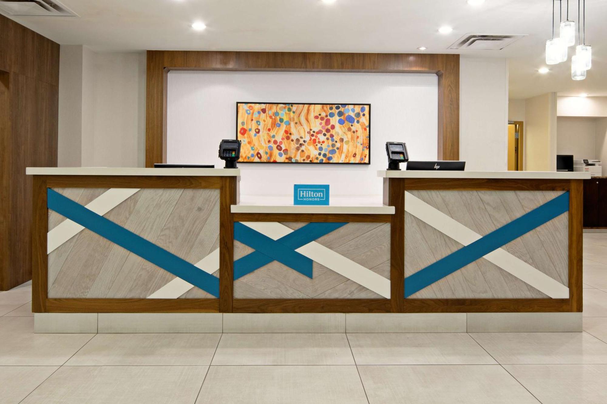 Hilton Garden Airport