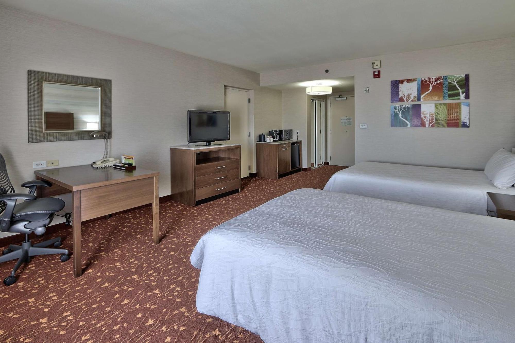 Hilton Garden Airport Hotel 3*