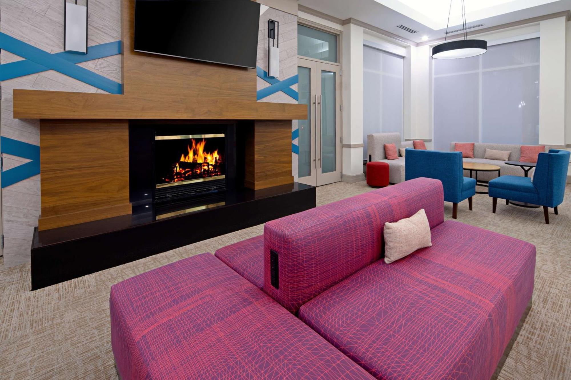 Hilton Garden Airport Hotel 3*