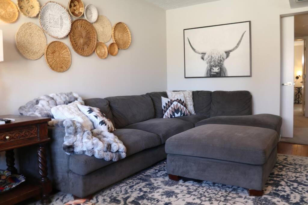 Cowboy Den-hot Tub-game Room-pet Friendly-no Pet Fees!