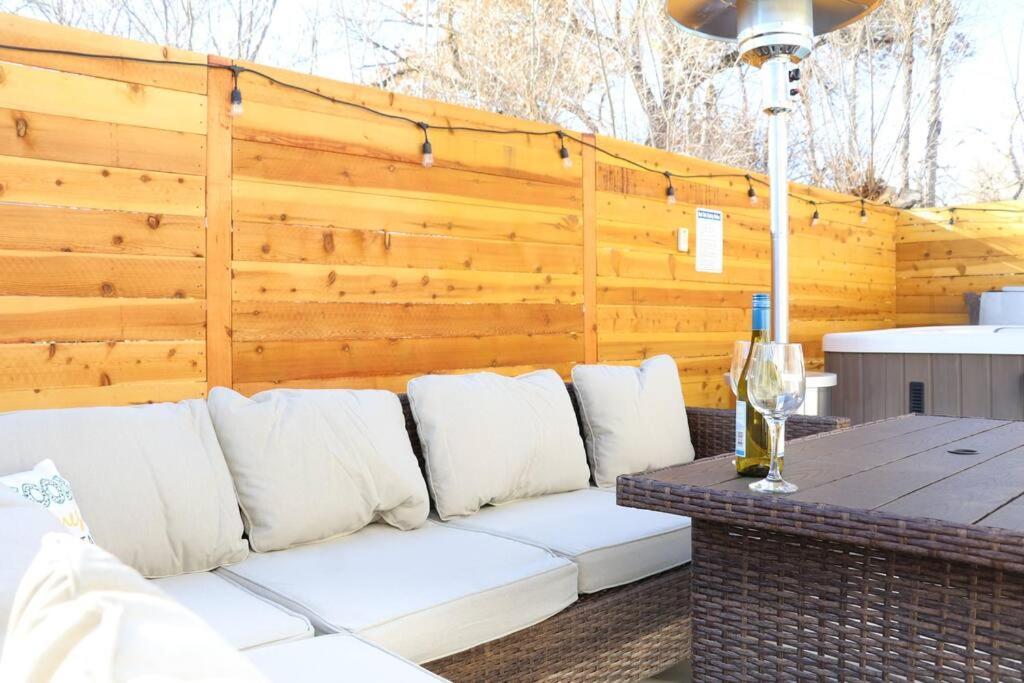 Cowboy Den-hot Tub-game Room-pet Friendly-no Pet Fees! *