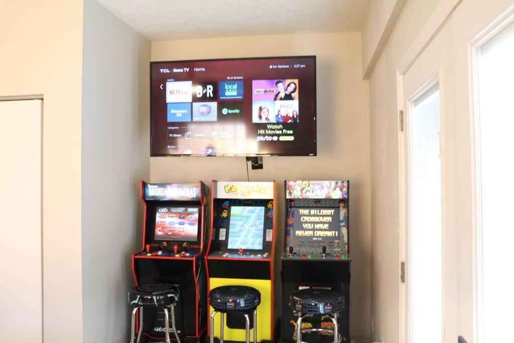 Cowboy Den-hot Tub-game Room-pet Friendly-no Pet Fees!