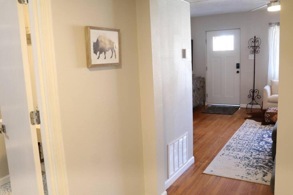 Cowboy Den-hot Tub-game Room-pet Friendly-no Pet Fees! * Albuquerque