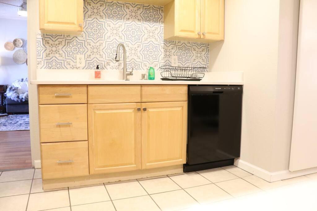 Cowboy Den-hot Tub-game Room-pet Friendly-no Pet Fees! * Albuquerque