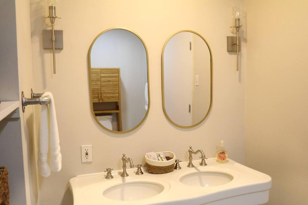 Holiday home Cowboy Den-hot Tub-game Room-pet Friendly-no Pet Fees! Albuquerque