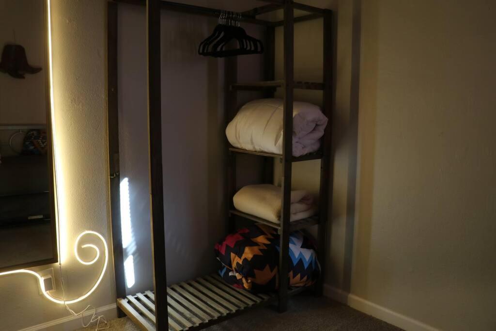 Cowboy Den-hot Tub-game Room-pet Friendly-no Pet Fees! Albuquerque