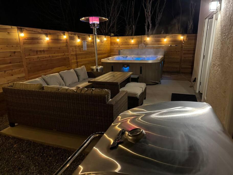 Cowboy Den-hot Tub-game Room-pet Friendly-no Pet Fees! Holiday home