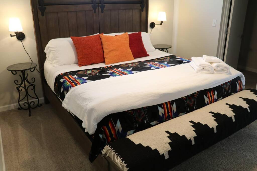 Cowboy Den-hot Tub-game Room-pet Friendly-no Pet Fees!