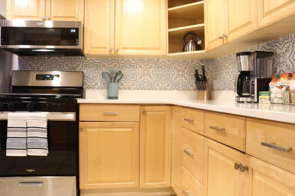 Cowboy Den-hot Tub-game Room-pet Friendly-no Pet Fees! * Albuquerque