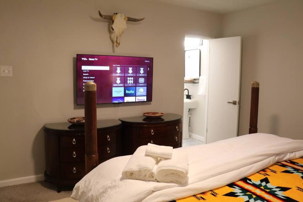 Cowboy Den-hot Tub-game Room-pet Friendly-no Pet Fees! *