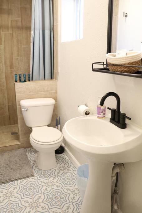 Cowboy Den-hot Tub-game Room-pet Friendly-no Pet Fees! * Albuquerque