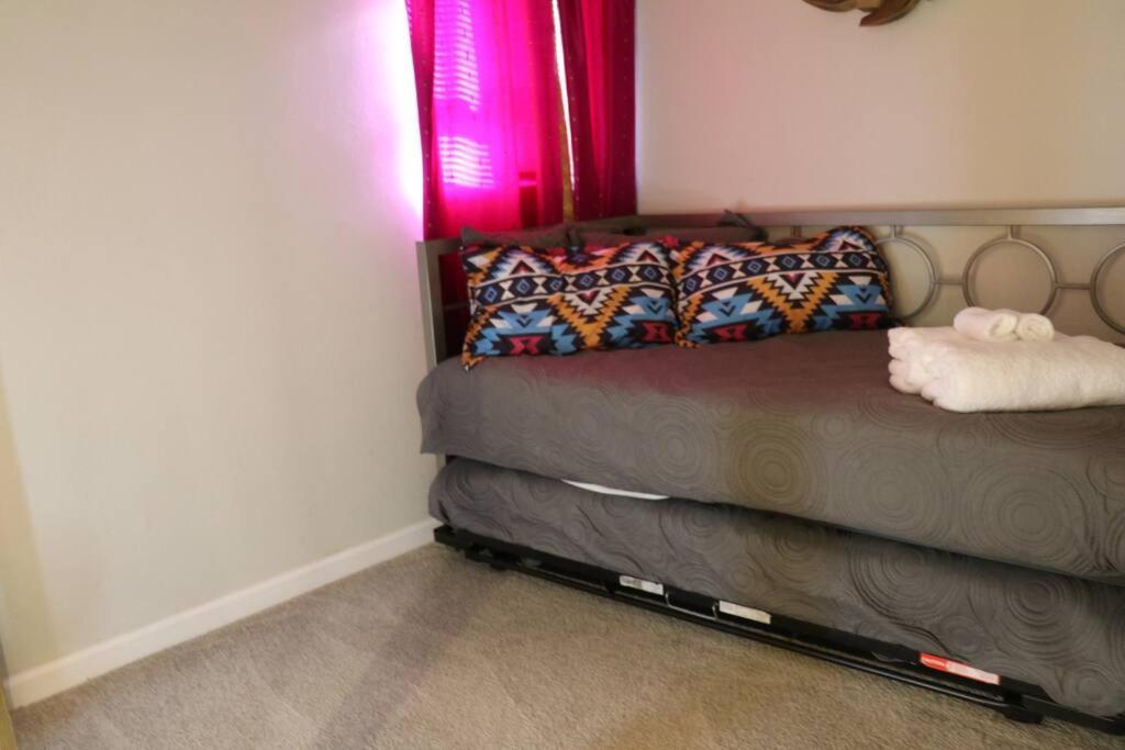 Holiday home Cowboy Den-hot Tub-game Room-pet Friendly-no Pet Fees!