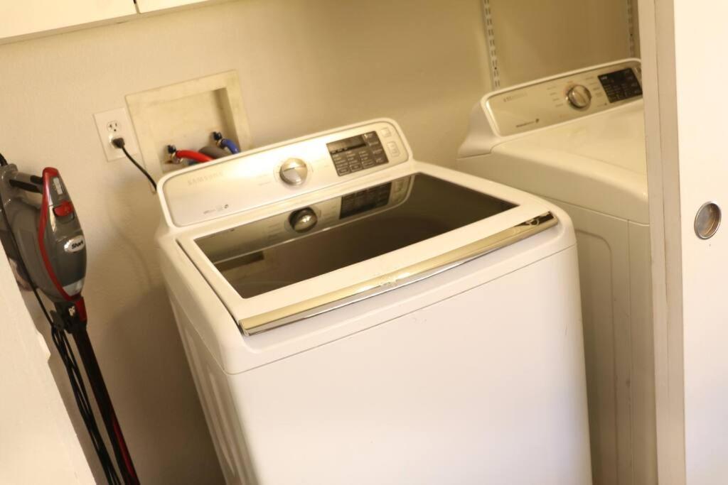 Cowboy Den-hot Tub-game Room-pet Friendly-no Pet Fees! Albuquerque