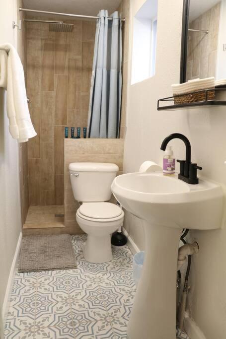 Cowboy Den-hot Tub-game Room-pet Friendly-no Pet Fees! Albuquerque