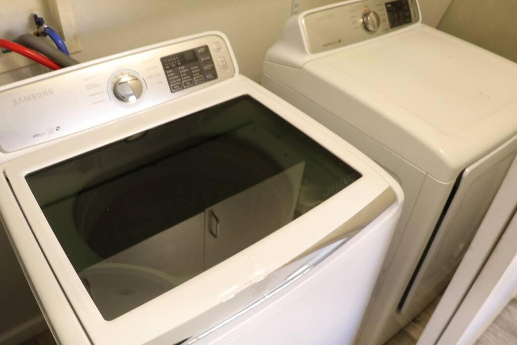 Cowboy Den-hot Tub-game Room-pet Friendly-no Pet Fees! *