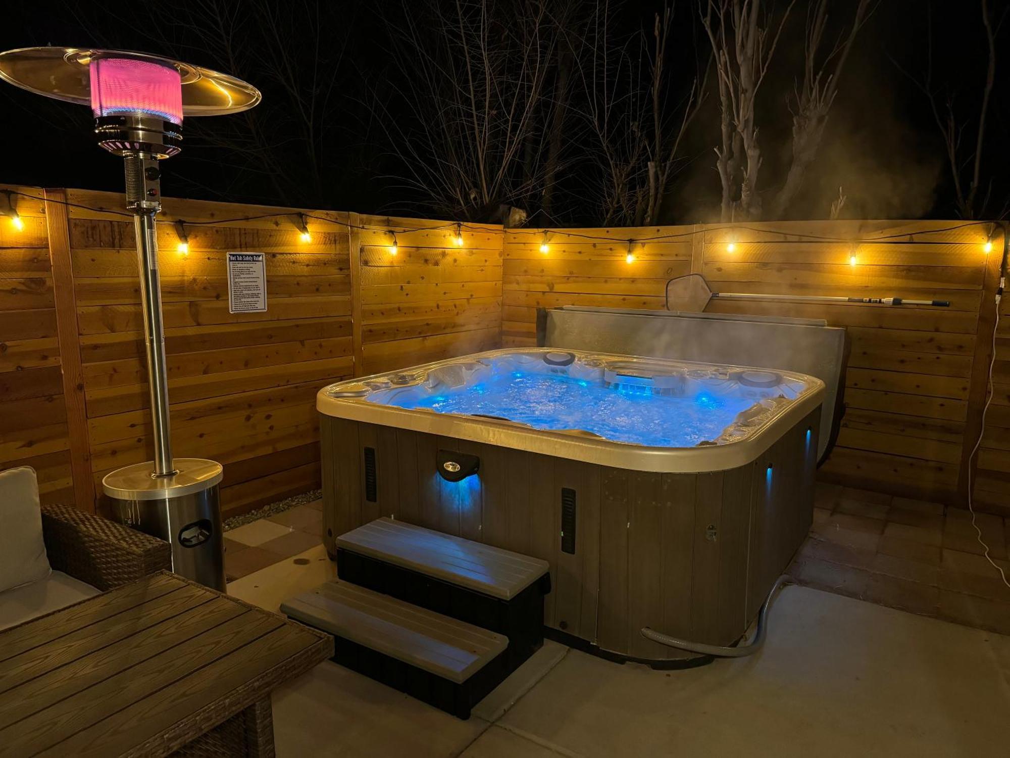 Holiday home Cowboy Den-hot Tub-game Room-pet Friendly-no Pet Fees!
