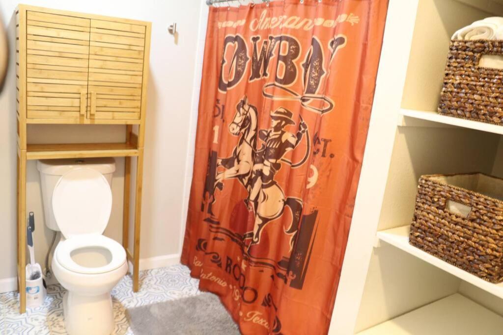 Cowboy Den-hot Tub-game Room-pet Friendly-no Pet Fees! *